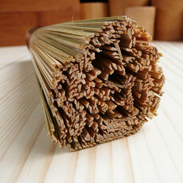 https://int.japanesetaste.com/cdn/shop/files/Bamboo-Cleaning-Whisk-Pot-Scrubber-Made-in-Japan-180mm-Japanese-Taste-3.jpg?v=1692240310&width=600