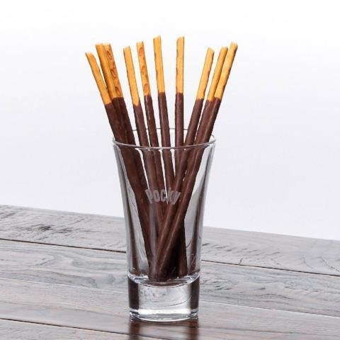 Glico-Pocky-Megami-no-Ruby-Chocolate-Sticks-for-Red-Wine-Pairing-3-2024-09-26T00:14:07.446Z.jpg