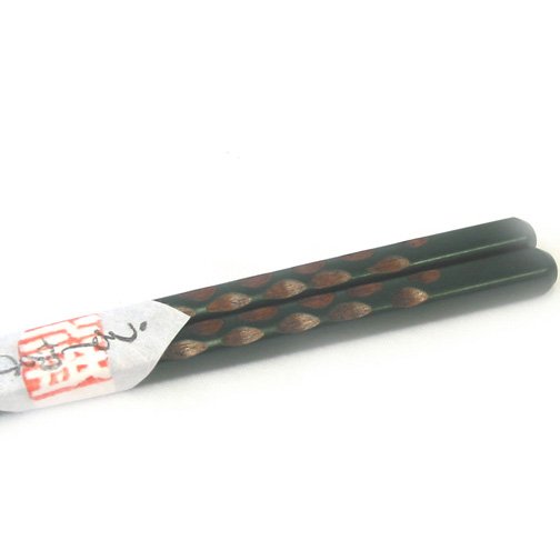 Isuke-Lacquered-Wooden-Japanese-Chopsticks-Green-1-2023-11-07T07:43:28.593Z.jpg