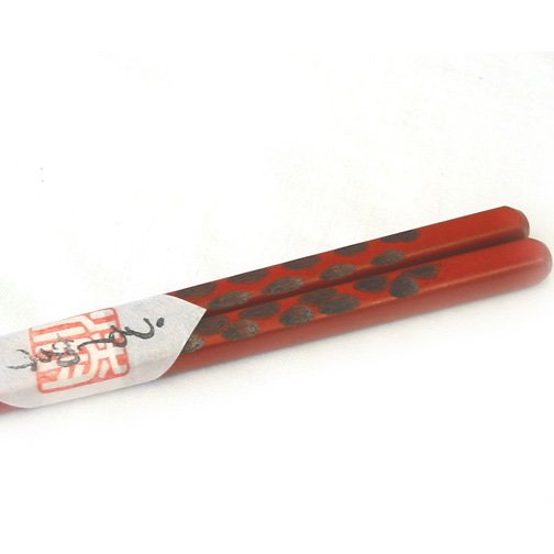 Isuke-Lacquered-Wooden-Japanese-Chopsticks-Red-1-2023-11-07T07:43:28.584Z.jpg