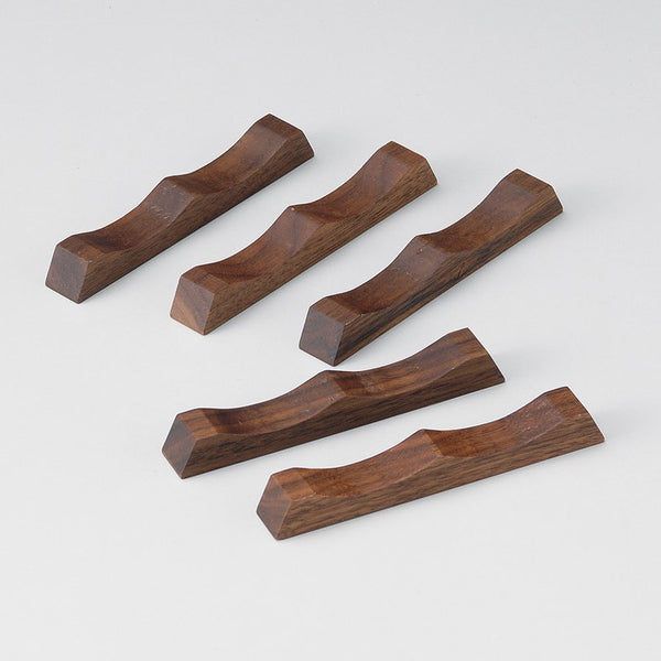 Isuke-Walnut-Cutlery-Rest-Wooden-Chopsticks-Rest--Set-of-5--1-2023-11-08T03:11:54.784Z.jpg