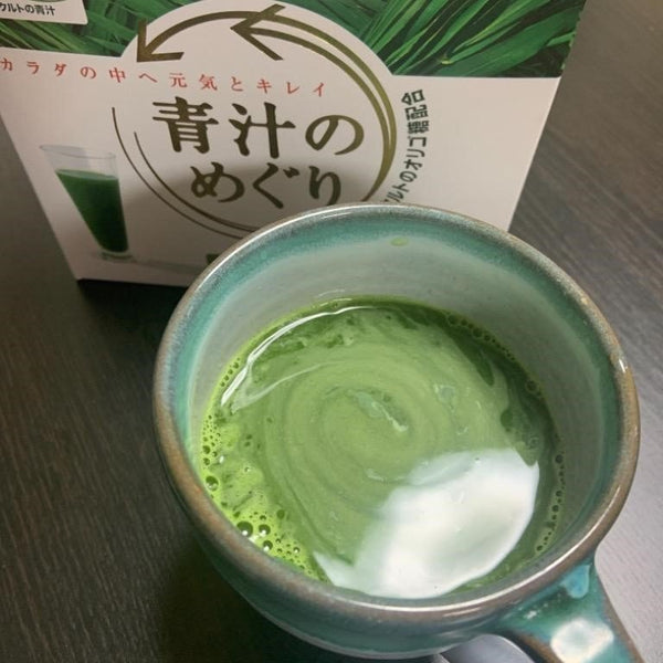 Yakult-Aojiru-no-Meguri-Green-Barley-Grass-Juice-Powder-30-Sticks-225g-5-2024-08-19T04:36:48.867Z.jpg